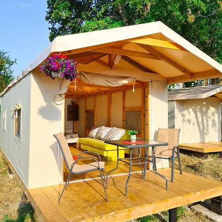 Divoto Glamping Luxury tent